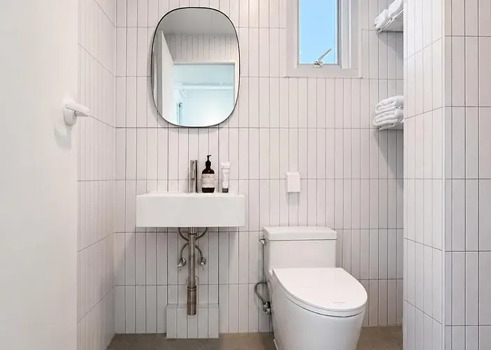 New Dh 3 / 3br 2bath / 3min Hongik Univ Stn