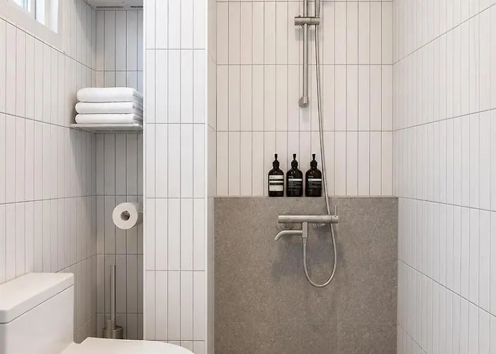 New Dh 3 / 3br 2bath / 3min Hongik Univ Stn