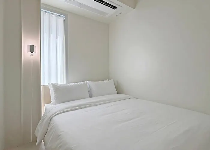 New Dh 3 / 3br 2bath / 3min Hongik Univ Stn *