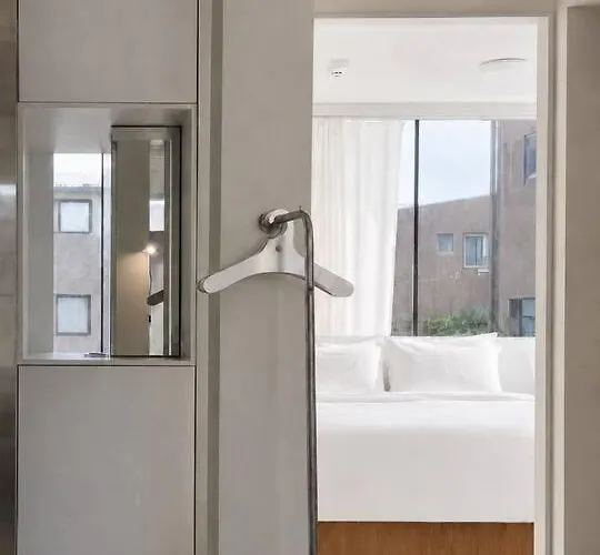 New Dh 3 / 3br 2bath / 3min Hongik Univ Stn * 서울특별시